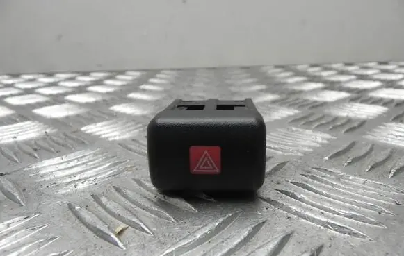 Opel Zafira A Hazard light switch 90589897 T6222