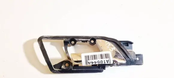 Volkswagen Polo IV 9N3 Rear door interior handle