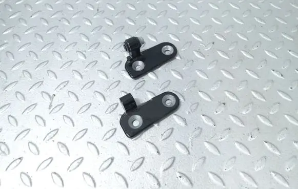 Rear door hinge set