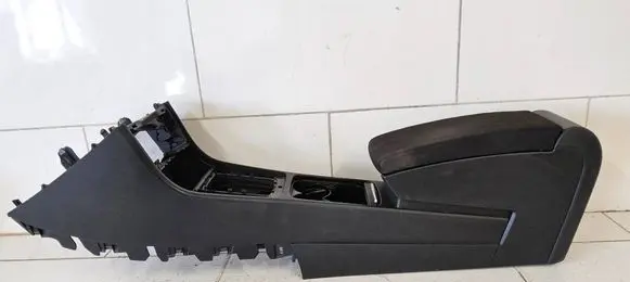 Volkswagen PASSAT B7 Armrest 3AB863241E 102014064348