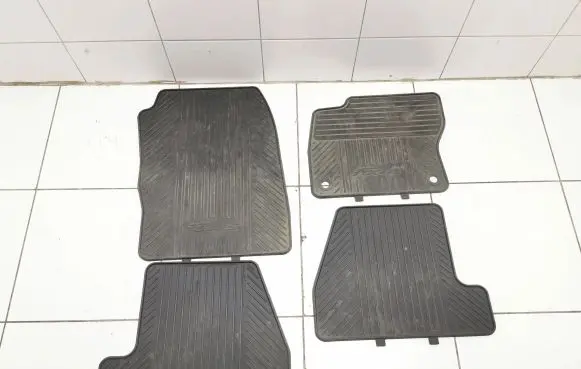 Ford Focus Car floor mat set BM5JV13010FA Bm5jx13011fa Bm5jx130c07ca