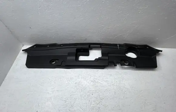 Engine bonnet/hood lock trim molding