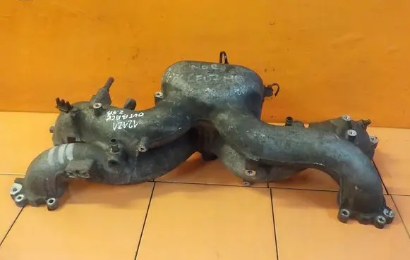 Subaru Outback Intake manifold SSACY 121Z1