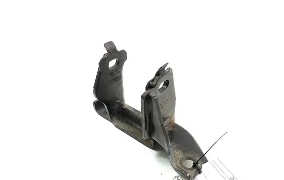 Toyota Verso Engine mounting bracket 123250T150