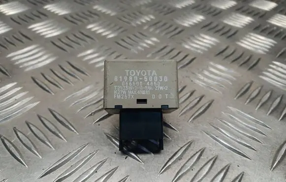 Toyota Avensis T220 Other relay 8198050030