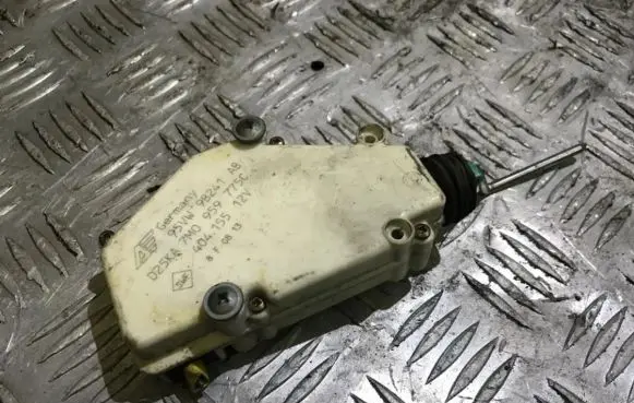 Volkswagen Sharan Central locking motor 95VW9B241AB 7M0959755C