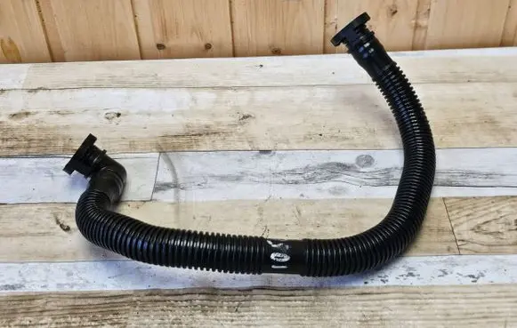 Audi A6 S6 C6 4F Breather hose/pipe 06F103235