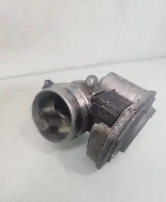BMW 5 E60 E61 Throttle body valve 780437302 7804373