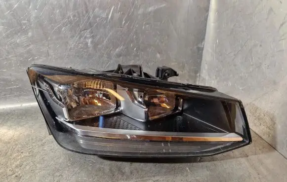 Audi Q2 - Headlight/headlamp 81A941004 A046439 90083629