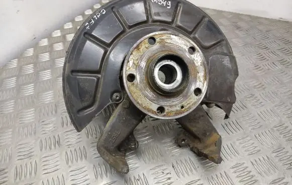 Volkswagen Golf Plus Front wheel hub