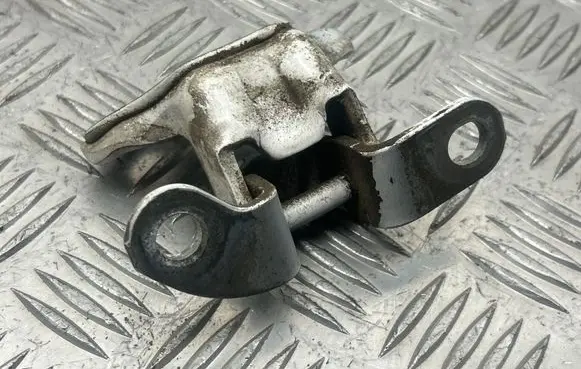 Toyota Prius+ (ZVW40) Rear door upper hinge 