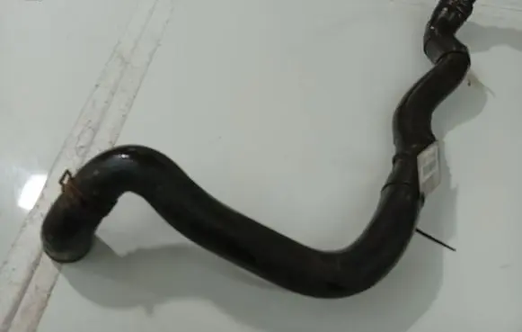 Volkswagen Golf V Engine coolant pipe/hose 