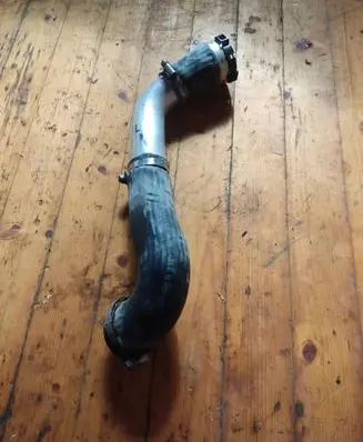 Intercooler hose/pipe