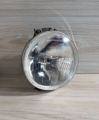 Toyota Land Cruiser (BJ70) Headlight/headlamp