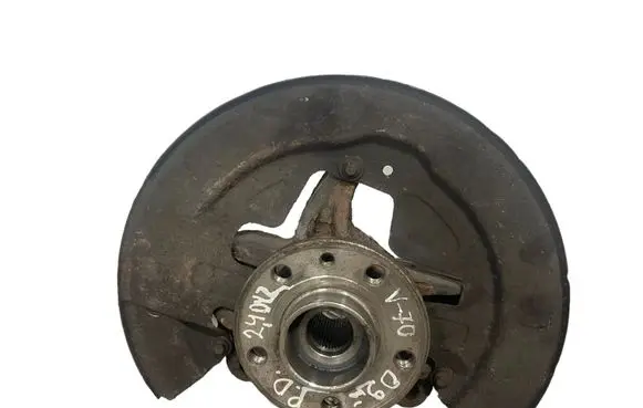 Volvo V70 Front wheel hub 6G913K170A 6G913K170