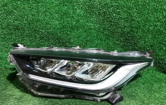 Toyota Yaris XP210 Headlight/headlamp