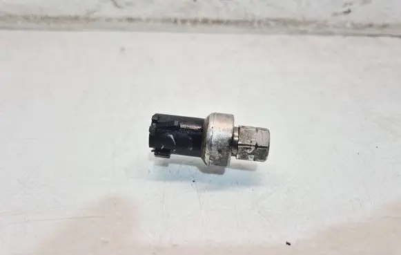 Dodge Nitro Air conditioning (A/C) pressure sensor 2CP551