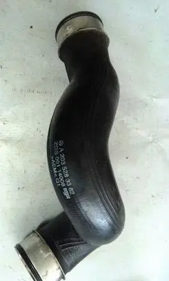 Mercedes-Benz C W203 Intercooler hose/pipe A2035283382