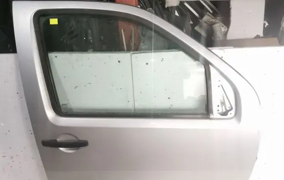 Nissan Navara Front door