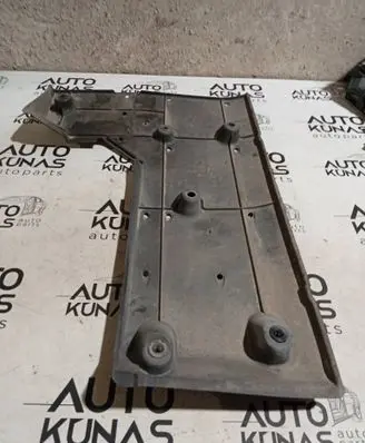 Lexus IS 220D-250-350 Engine splash shield/under tray 5816653020