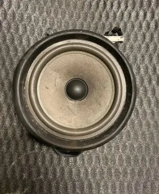 Audi A4 S4 B7 8E 8H Front door speaker 8E0036411