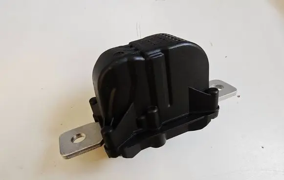 Tesla Model Y Fuse 106468900I 109515800C