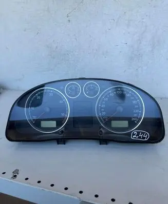 Volkswagen PASSAT B5.5 Speedometer (instrument cluster) 3B0920807A 140303082230 VWZ7Z0C7263315