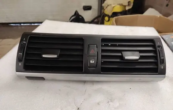 BMW X5 E70 Dash center air vent grill 9220101 9210705