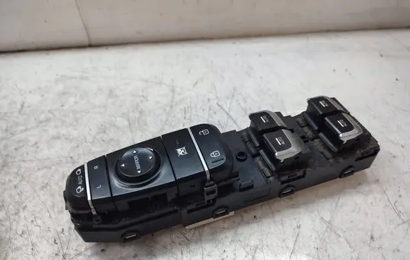 KIA Optima Electric window control switch 93570D4BG0