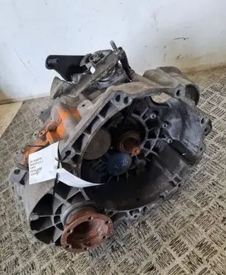 Volkswagen PASSAT B7 Manual 6 speed gearbox LNZ