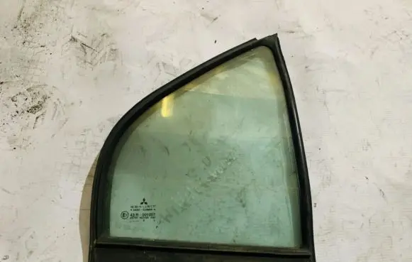 Mitsubishi Carisma Rear vent window glass 