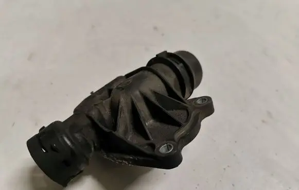 Thermostat/thermostat housing