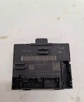 Volkswagen PASSAT B8 Door control unit/module 5Q0959592D