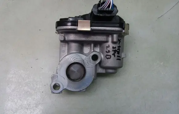 Nissan X-Trail T33 EGR valve 147106RC0B