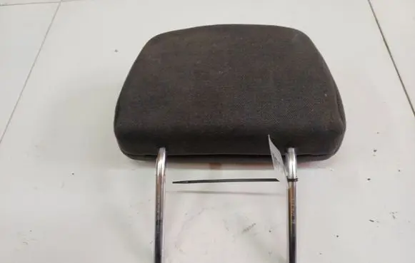 Opel Astra H Front seat headrest 