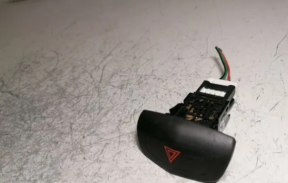 Nissan Primera Hazard light switch 06016