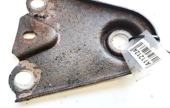 Volvo S60 Engine mounting bracket