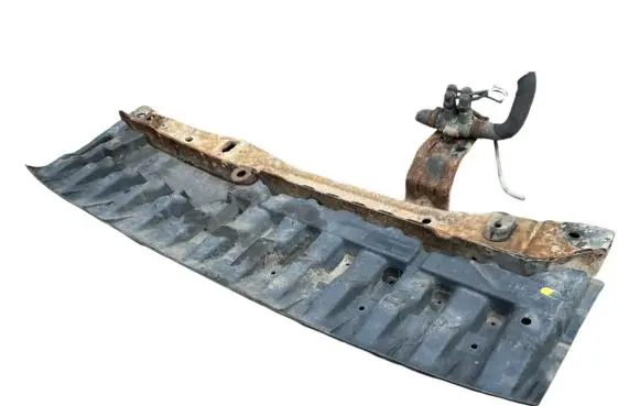 Nissan NV200 Engine splash shield/under tray 62663BJ90A