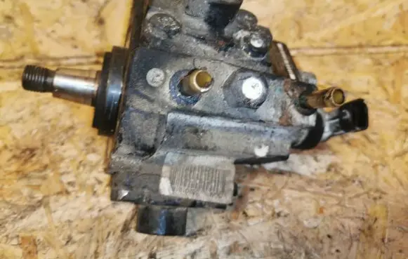 Opel Astra H Fuel injection high pressure pump 0055204599 0445010097 0385035
