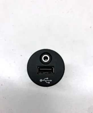 Nissan Note (E11) USB socket connector 