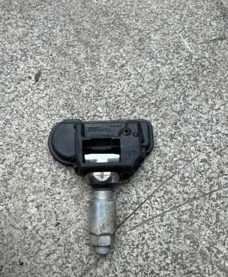 Mercedes-Benz ML W164 Tire pressure sensor A0009050030