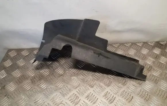 Chrysler 300 - 300C Intercooler air channel guide 04806237AE