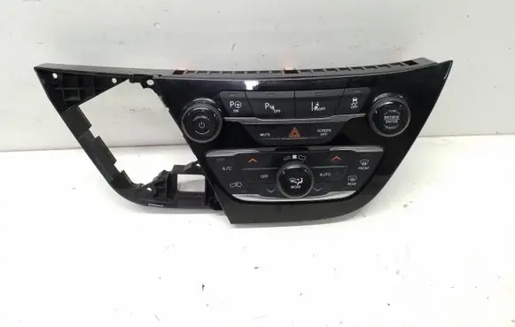 Chrysler Pacifica Climate control unit P6EV321X8AB T047810126