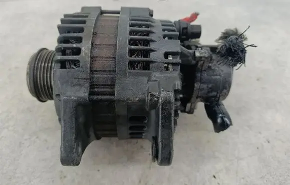 Opel Astra H Generator/alternator 