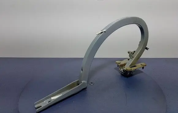BMW M3 Tailgate/trunk/boot hinge 7430640