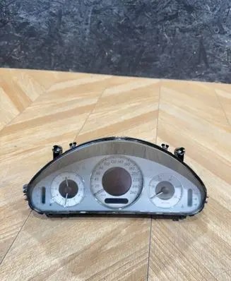 Mercedes-Benz E W211 Speedometer (instrument cluster) A2115405711 110080250