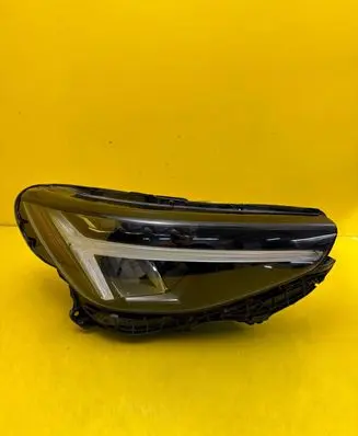 Volvo XC40 Headlight/headlamp 32338907