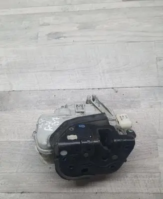 Audi A4 S4 B7 8E 8H Front door lock A6653