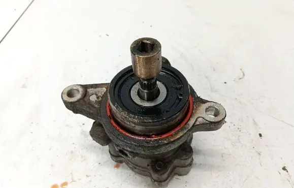 Nissan Almera Tino Power steering pump 5m321 2z021079