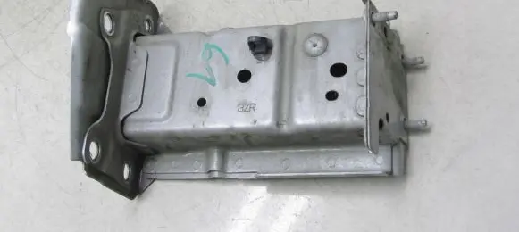 Nissan Pulsar Front bumper shock/impact absorber 